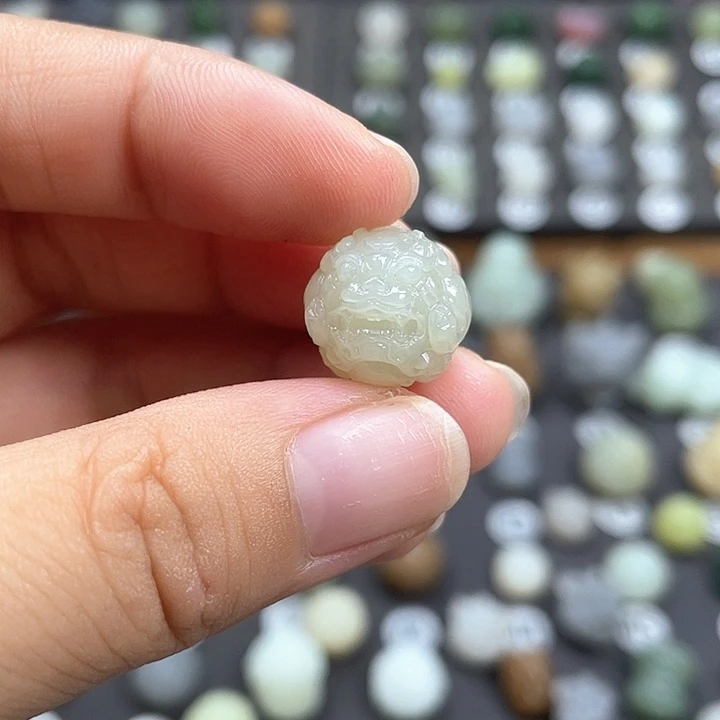 颈饰未镶嵌和田玉新疆且末青白貔貅珠挂坠