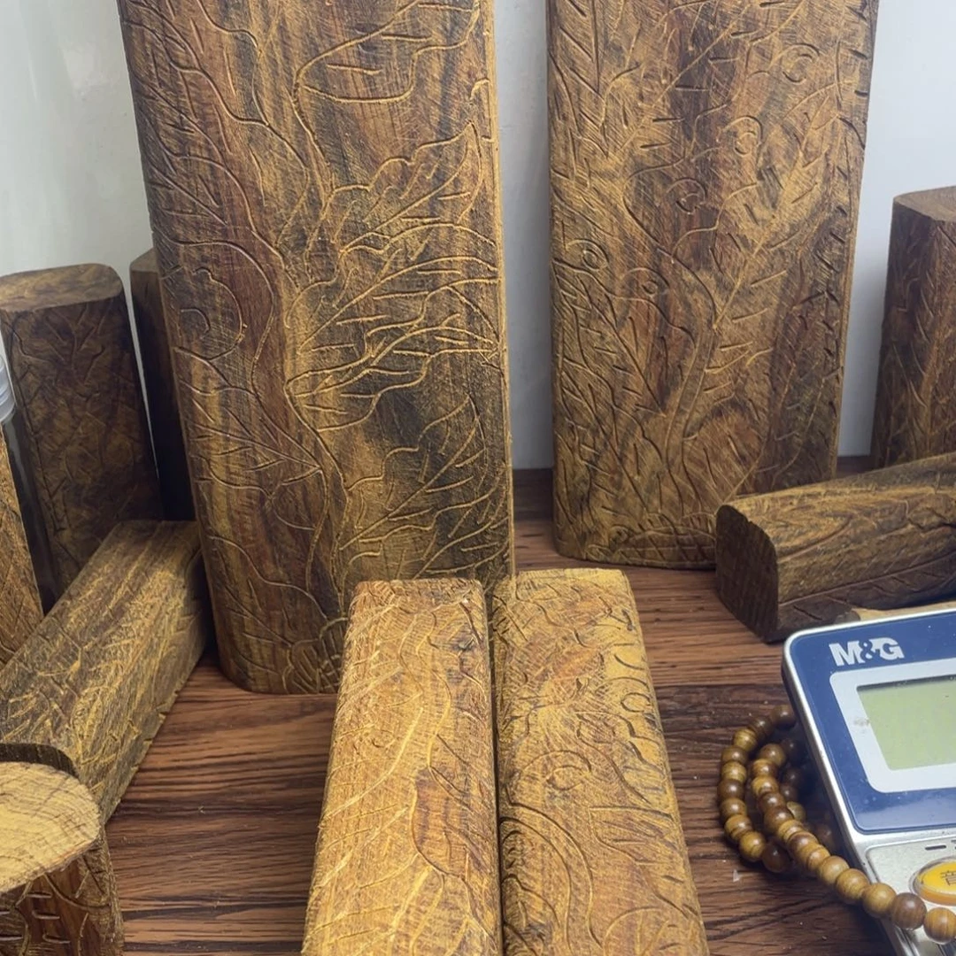 泉***哥檀香木手把件手把件