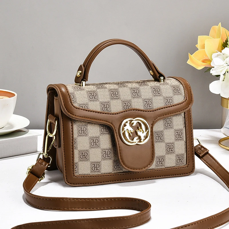 高级感精致单肩小方包女2025新款秋冬时尚通勤百搭斜挎包轻奢小包