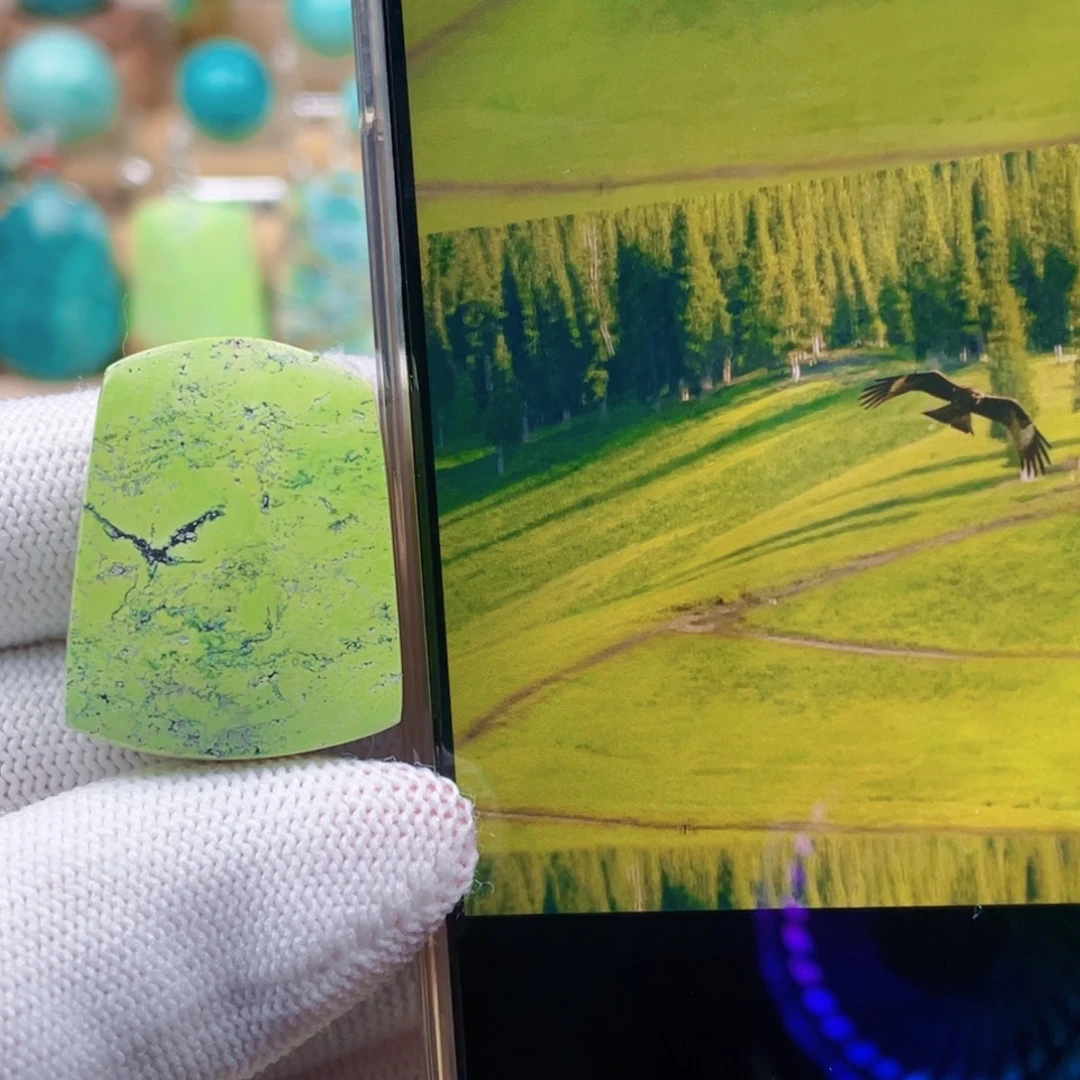 绿松石未镶嵌珠宝奇石