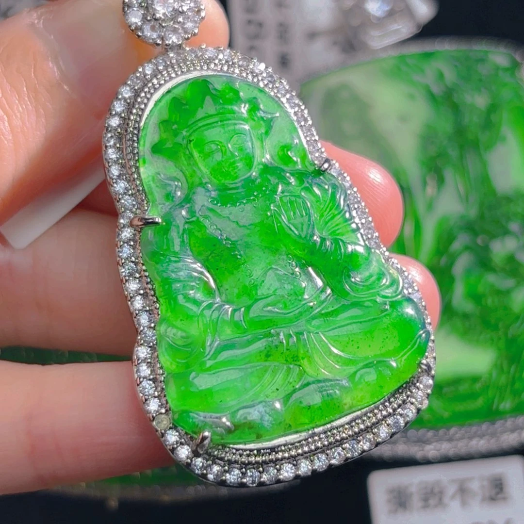 翡翠颈饰未镶嵌啊**郎观音