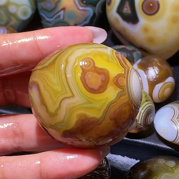 玛瑙/玉髓未镶嵌珠宝奇石30