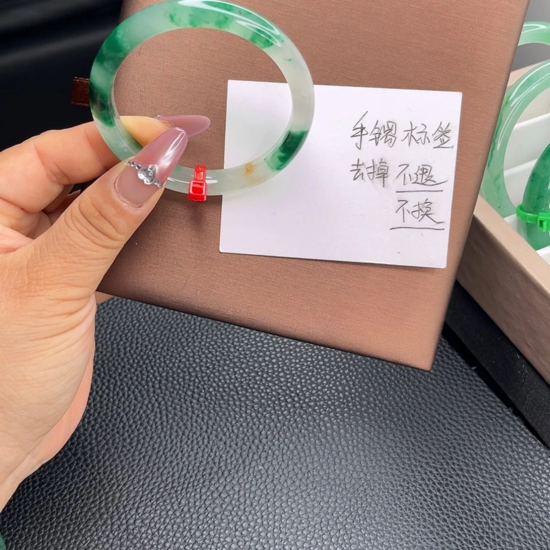 石英质玉未镶嵌手镯非洲翠