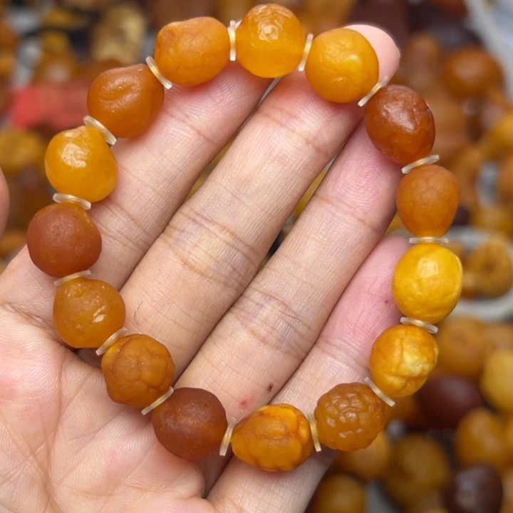 琥珀未镶嵌颈饰天然蜜蜡