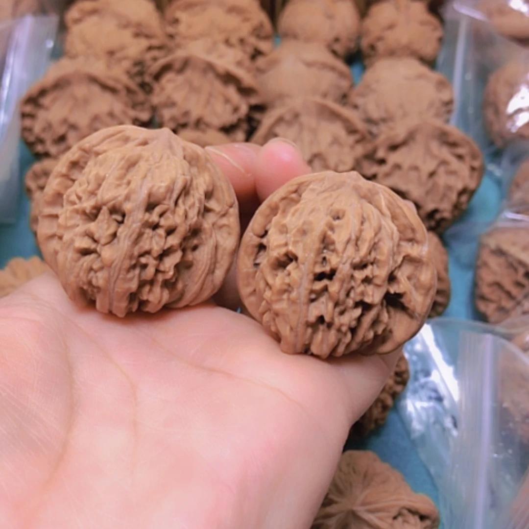 【闪购商品】摆件核桃37四座楼黄尖