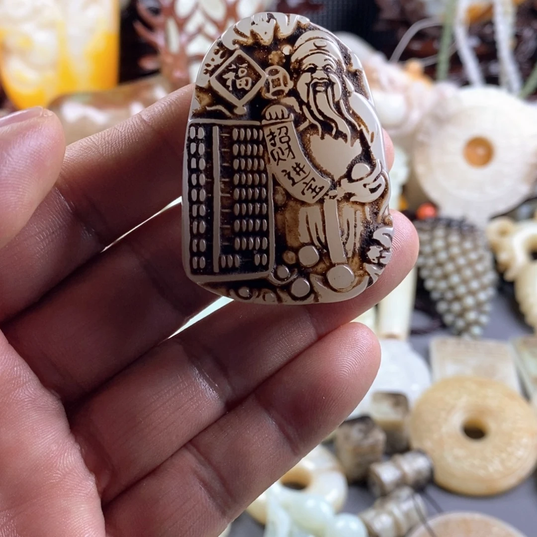 和田玉（糖玉）未镶嵌颈饰