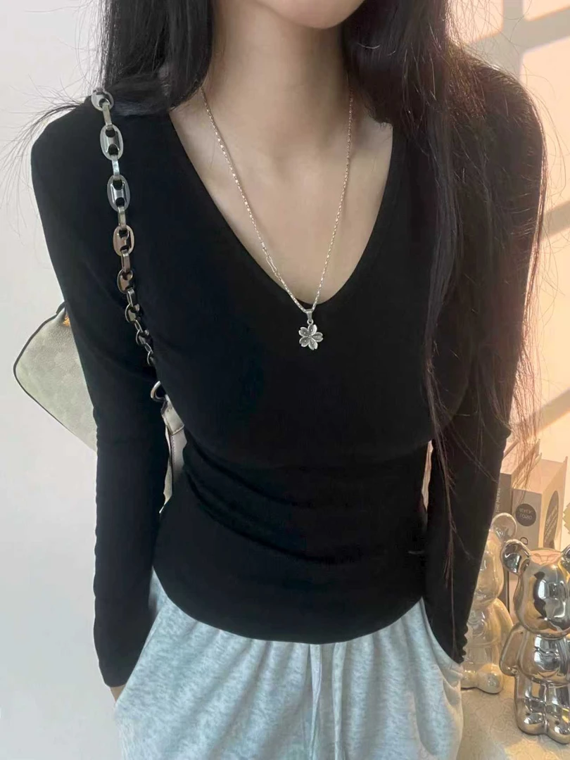 【轻奢辣妹穿搭】V领长袖打底衫女春夏秋冬四季修身纯色T恤百搭7006