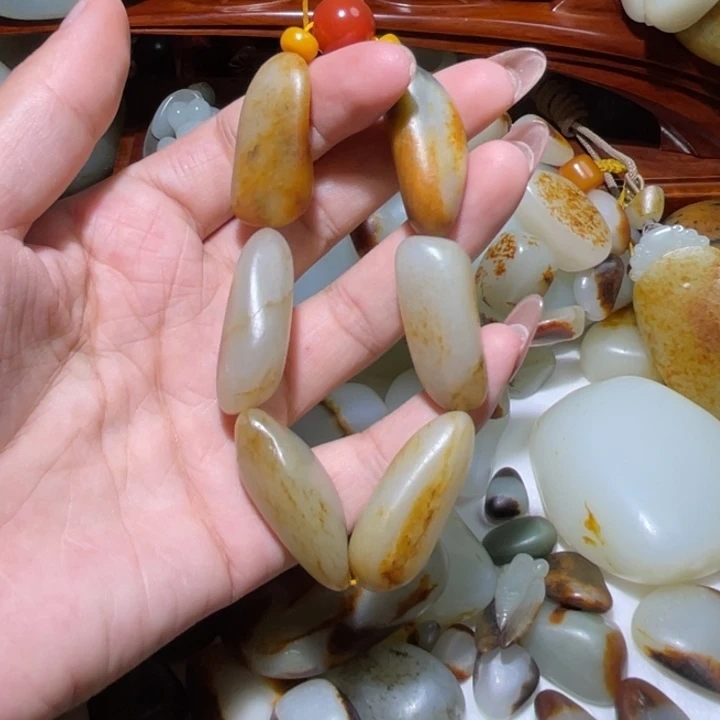 未镶嵌和田玉（子料）挂件
