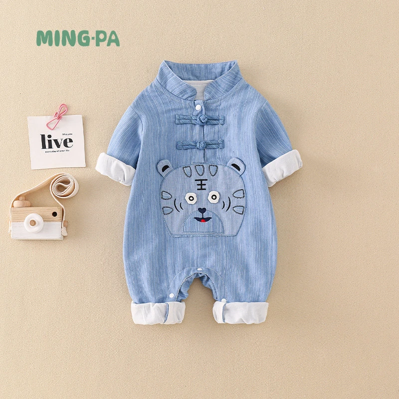 鸣爬童装新生儿婴儿衣服秋装宝宝牛仔连体衣秋季汉服国风春秋爬服