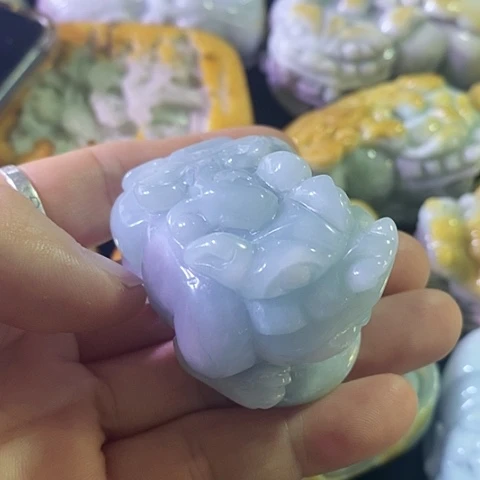 【闪购商品】翡翠挂件未镶嵌担*人