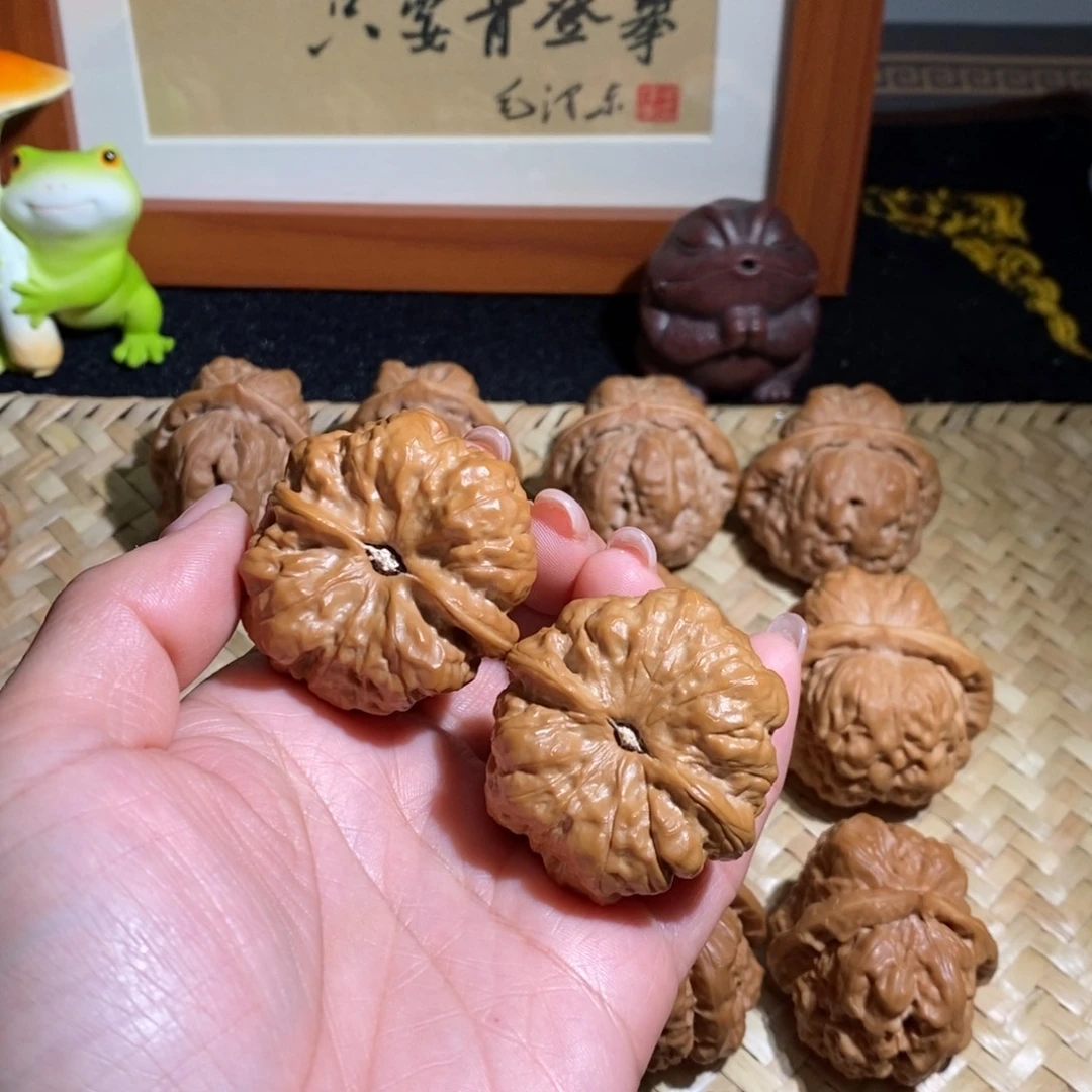 ****→文玩核桃吊坠老树果三角蛙