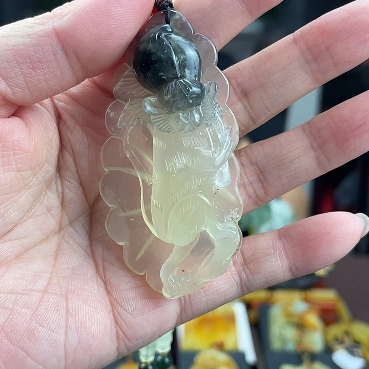 未镶嵌蛇纹石玉颈饰
