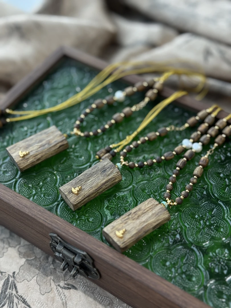 沉香银奇楠大无事牌套链 多样性发其一-UNIMOREWORK SHOP