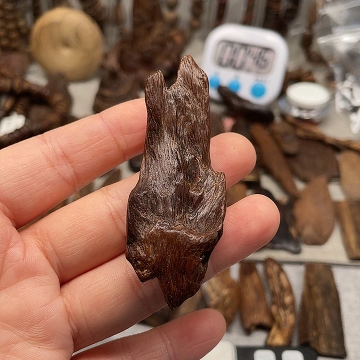 j***s沉香碎屑沉香香港老料沉水