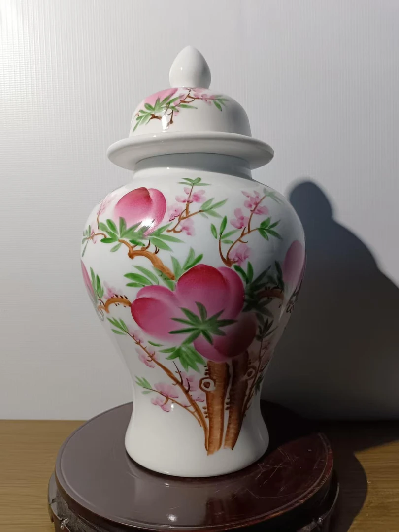 景德镇陶瓷粉彩九桃将军罐