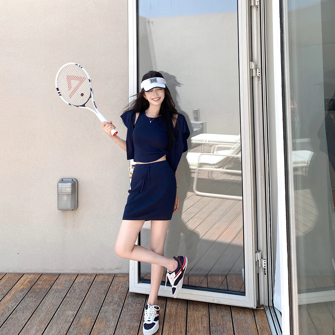 "明媚假日"会呼吸的显瘦针织开衫+背心短裙/长裤-时尚套装