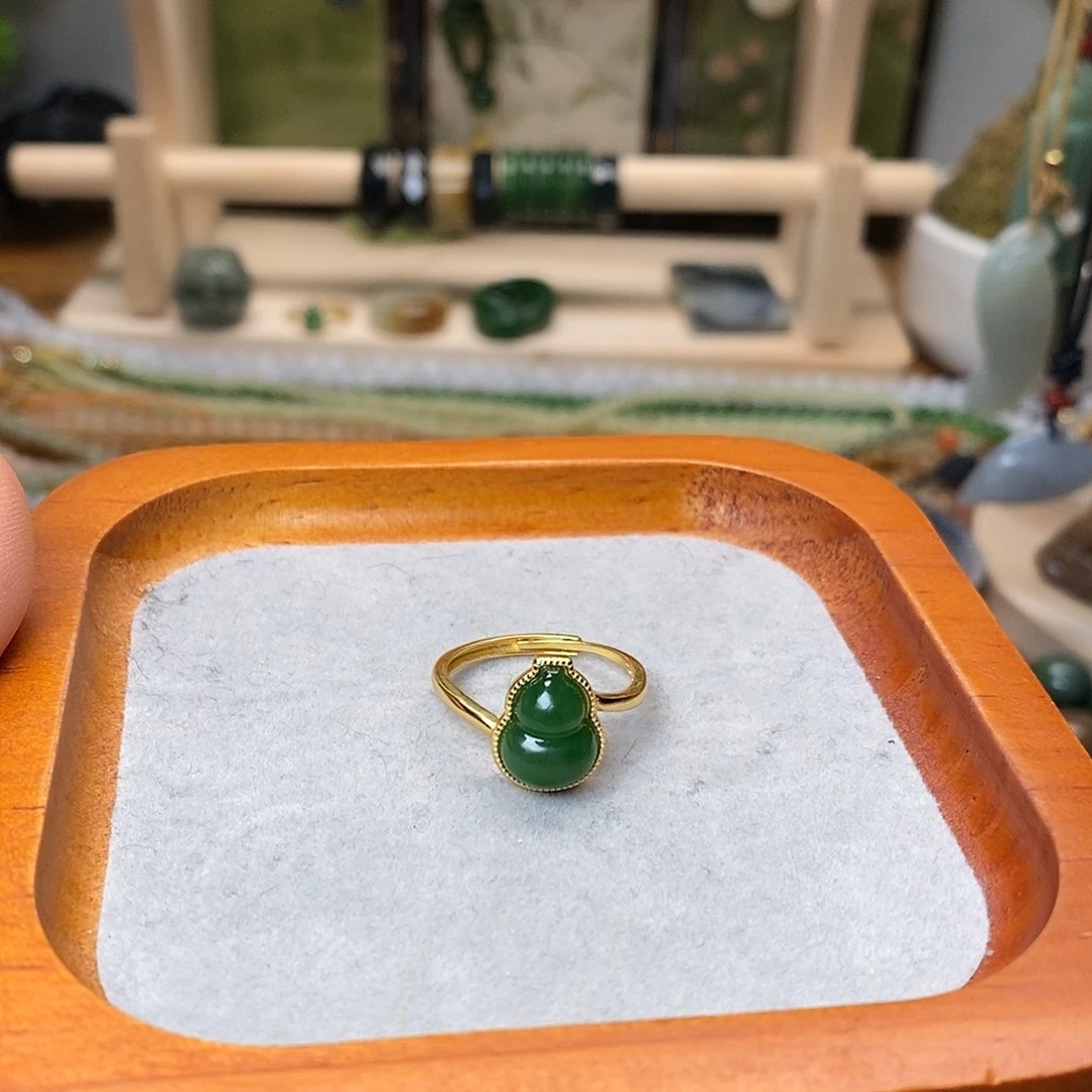 蕊***和田玉未镶嵌颈饰