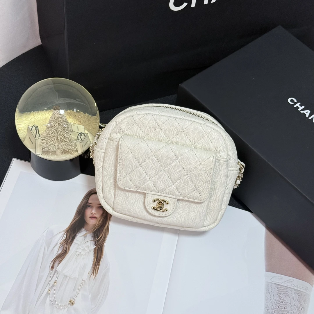 95新 Chanel/香奈儿 香奈儿 白色荔枝皮金扣相机斜挎包 27开带卡