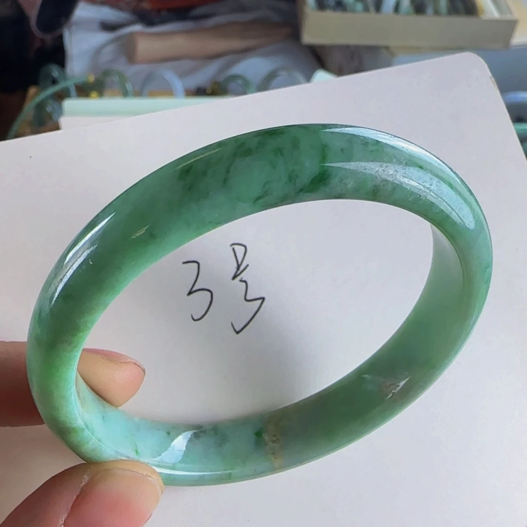 翡翠手镯未镶嵌老坑56圈