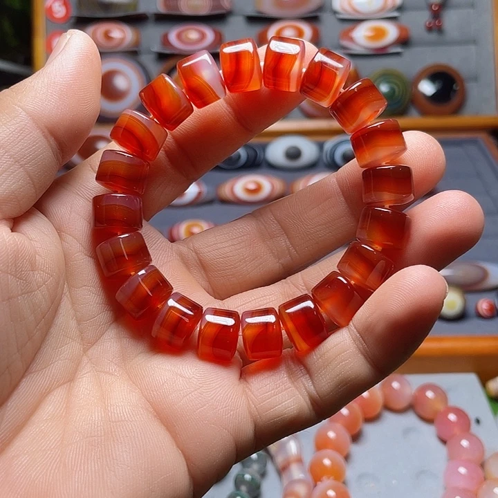 玛瑙/玉髓颈饰未镶嵌?****