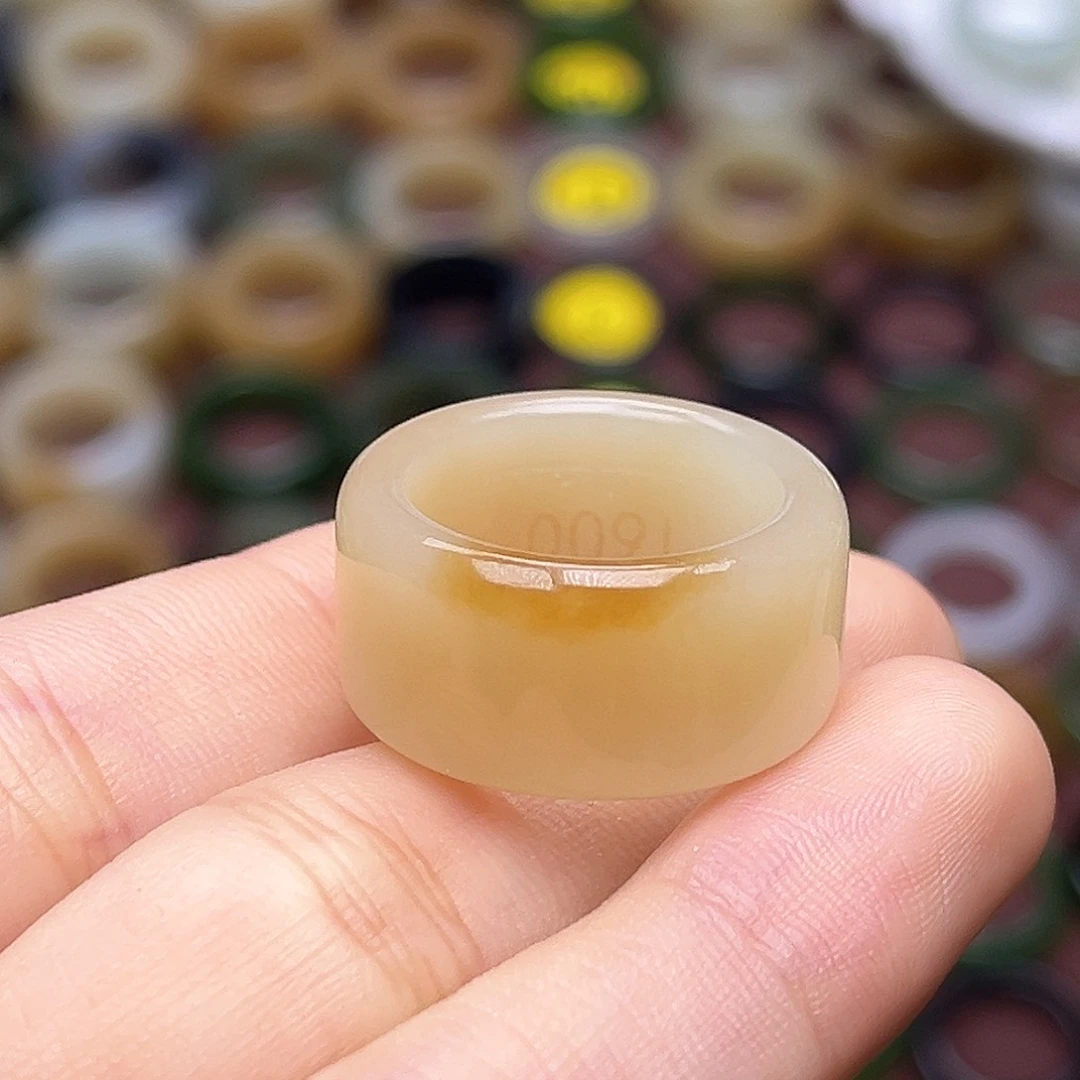 D***o和田玉未镶嵌戒指16.9