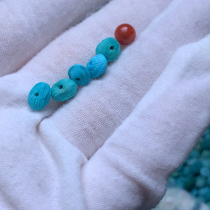 南红玛瑙未镶嵌珠宝奇石