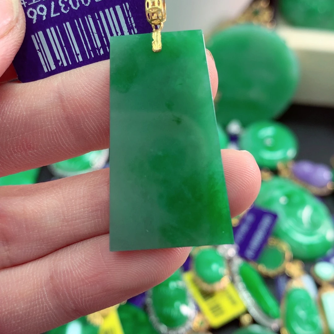 吊坠(不含链)18K金镶嵌翡翠