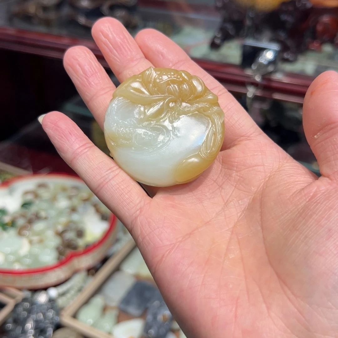 吊坠(赠链)未镶嵌和田玉㞢*&