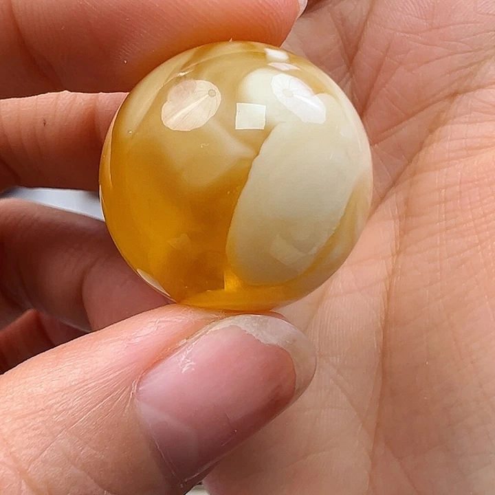 蜜蜡未镶嵌珠宝奇石