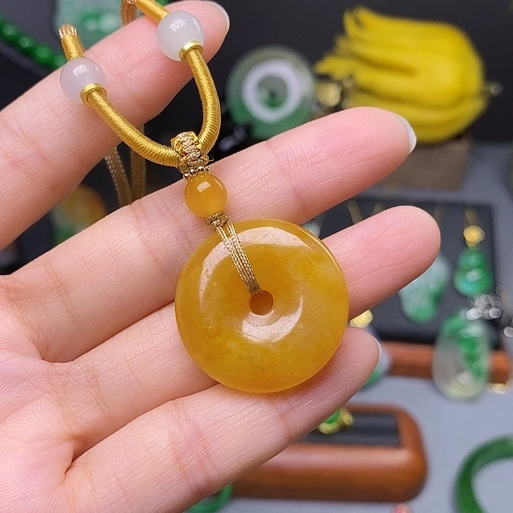 吊坠(赠链)未镶嵌翡翠