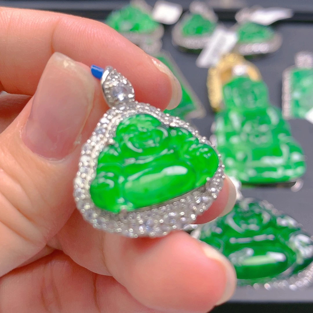 翡翠颈饰未镶嵌翡翠