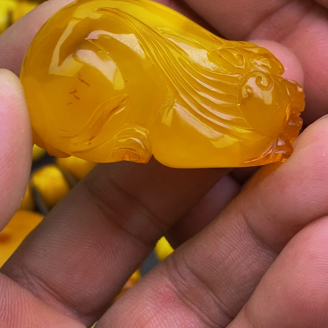 未镶嵌琥珀珠宝奇石