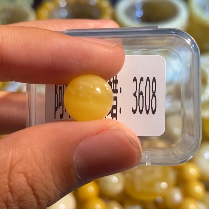 琥珀未镶嵌珠宝奇石3608