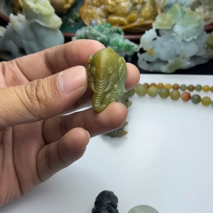 定制翡翠未镶嵌出人头地