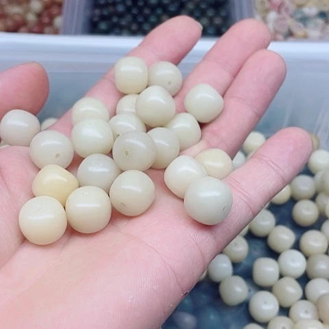 吊坠白玉菩提14奶黄桶60颗