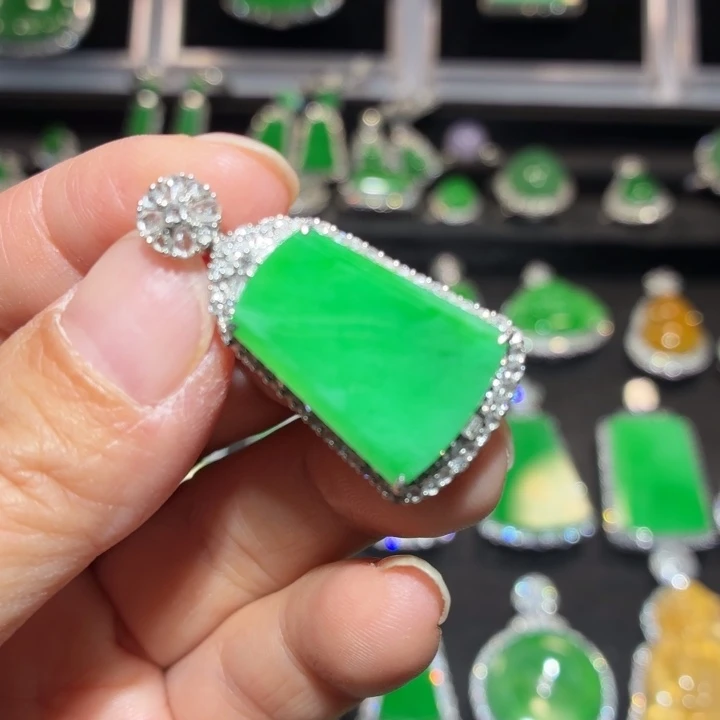 翡翠18K金镶嵌吊坠(不含链)翡翠