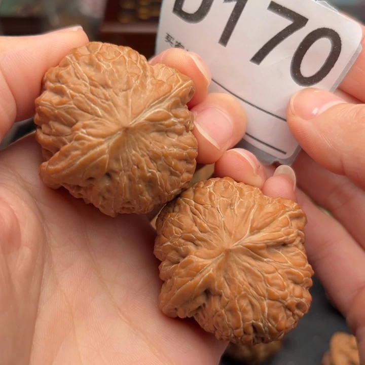 文玩核桃吊坠170铁锤40