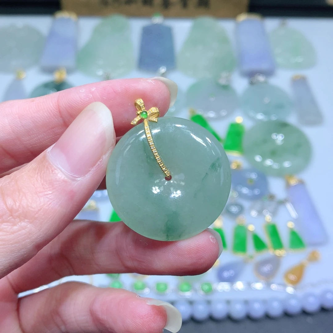 翡翠吊坠(不含链)18K金镶嵌