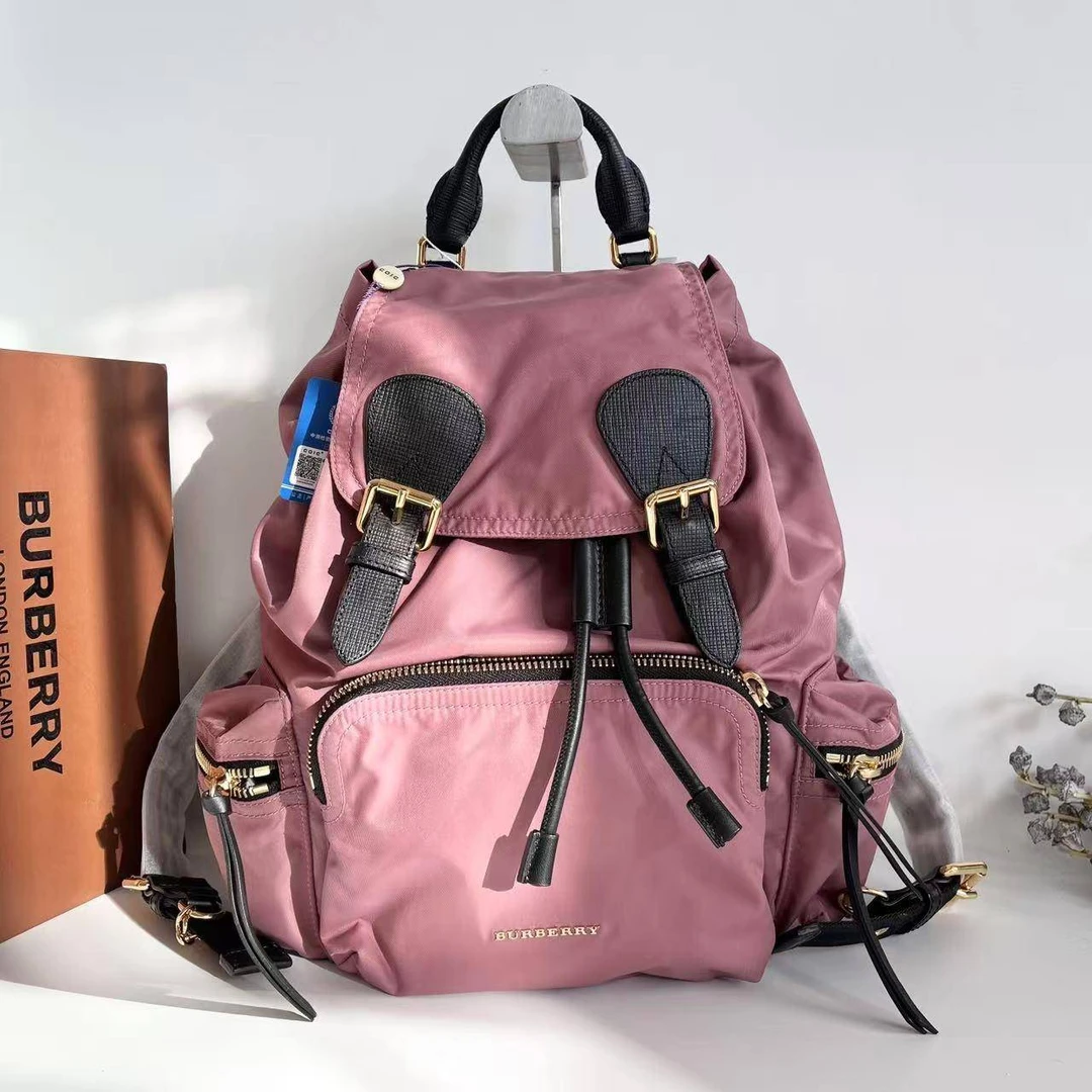 胖虎佳佳/博柏利/95新/公价0/箱包/双肩包/31B2506070127