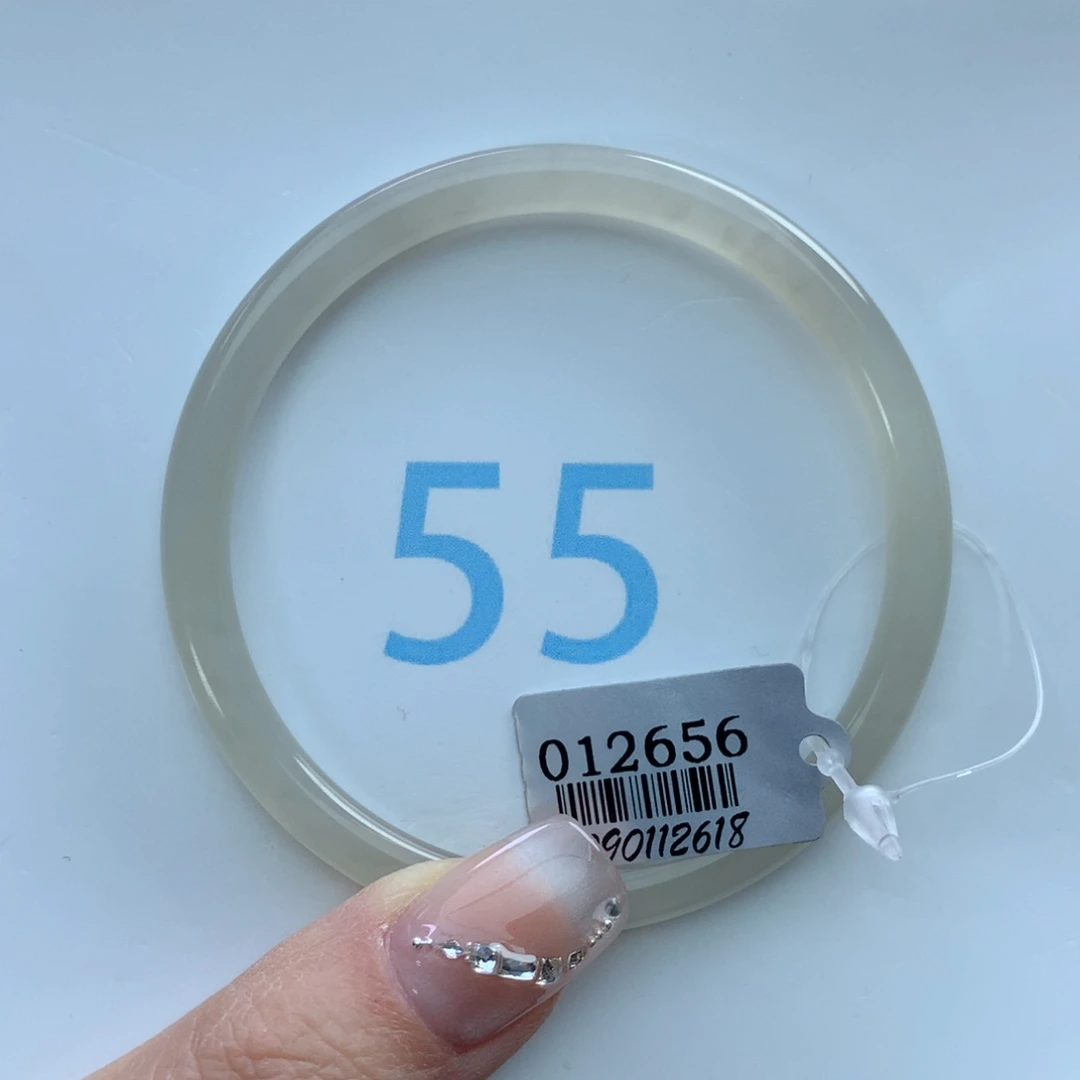 和田玉手镯未镶嵌悠*！