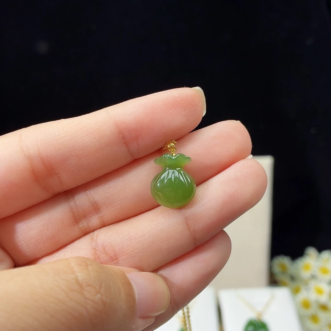 和田玉（碧玉）18K金镶嵌吊坠(赠链)