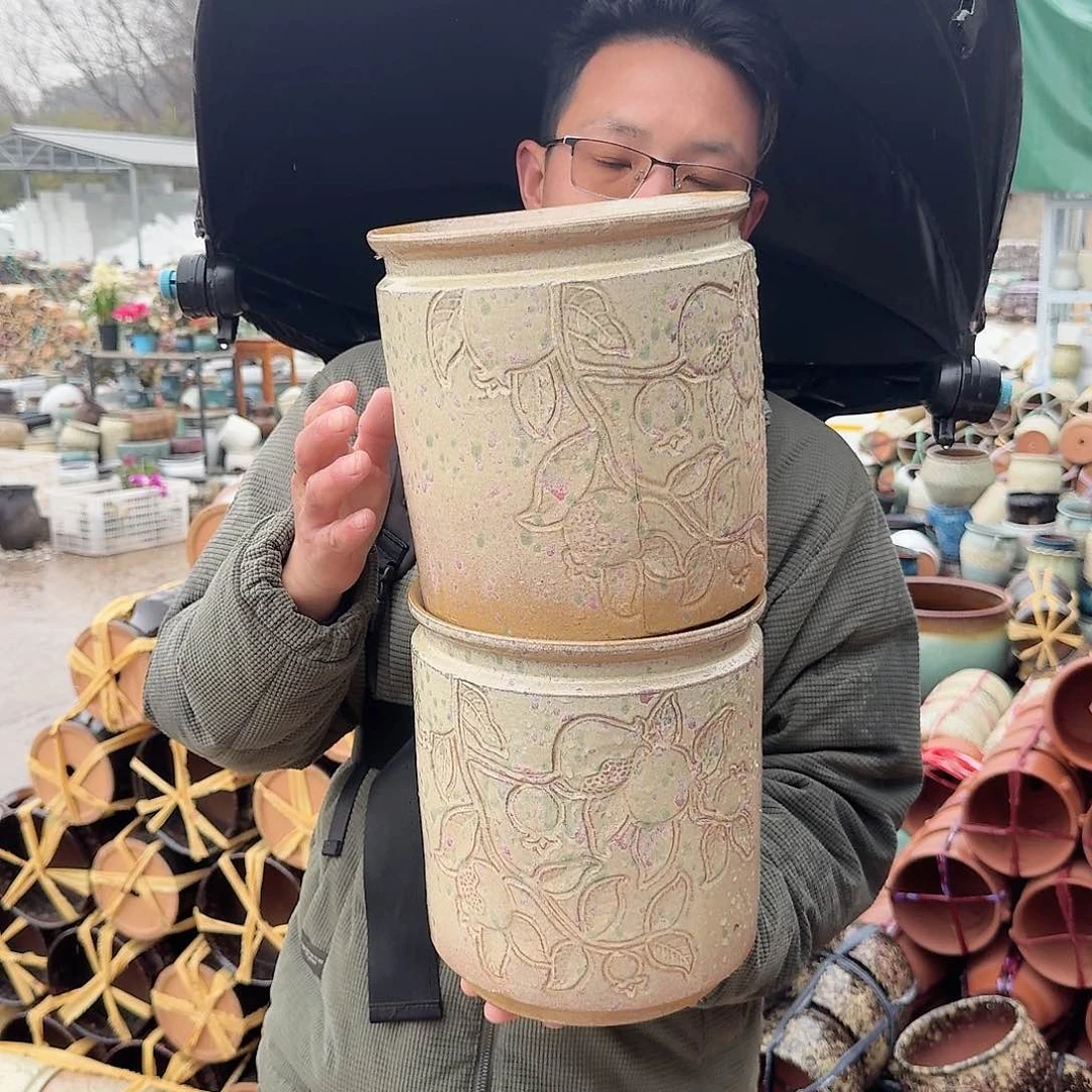 紫砂花盆口21高23（两个石榴彩色