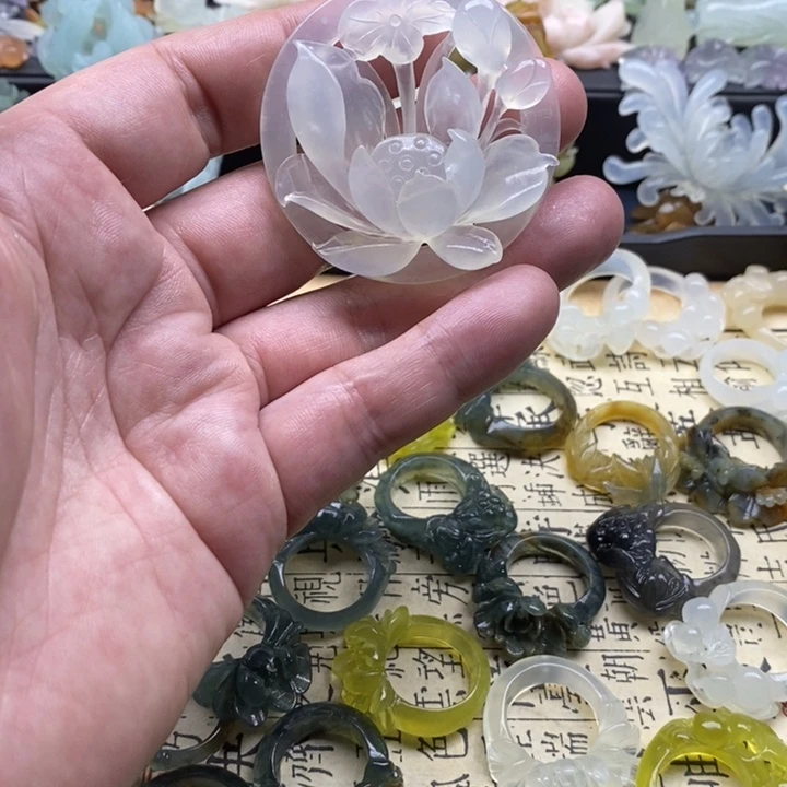 蛇纹石玉合金颈饰