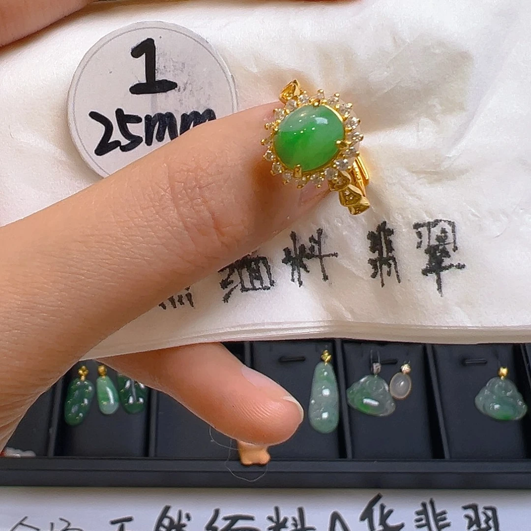翡翠颈饰银S925镶嵌翡翠