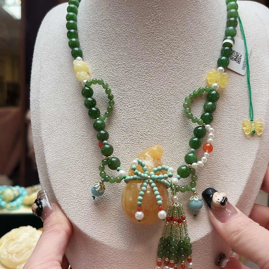 琥珀手镯未镶嵌琥珀