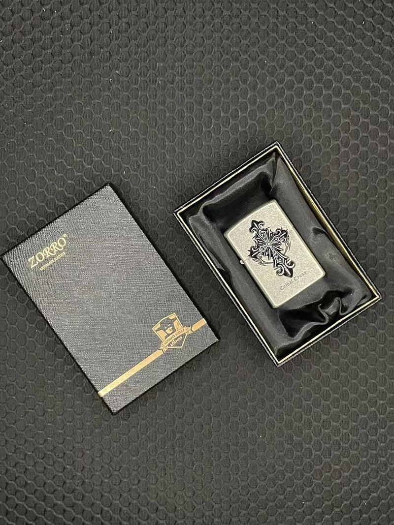 古银滚花天使金色十字架贴章煤油防风打火机519仿古银制银色