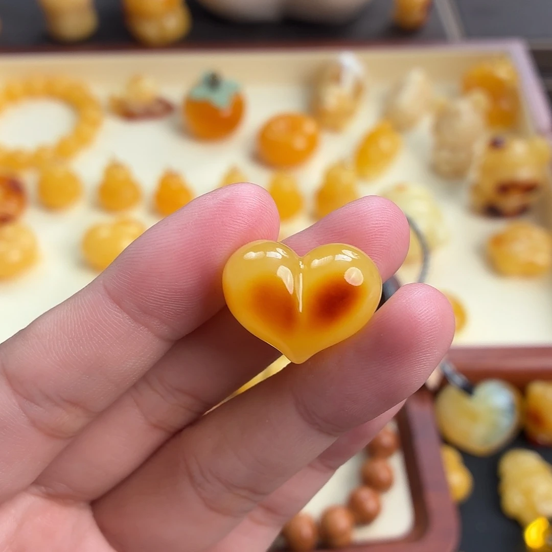 琥珀未镶嵌珠宝奇石