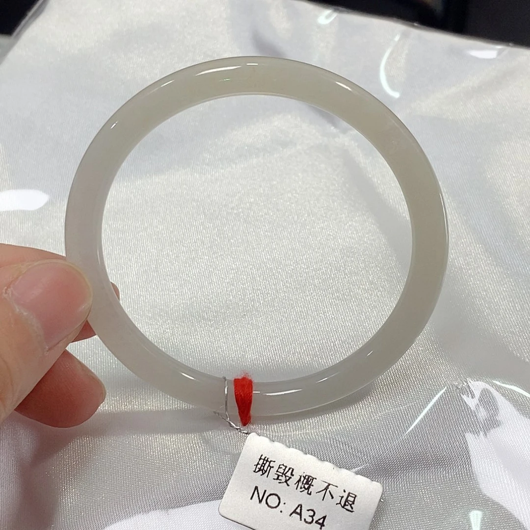 翡翠未镶嵌手镯（圆镯）手镯