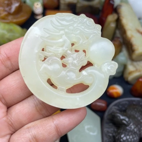 蛇纹石玉未镶嵌颈饰38