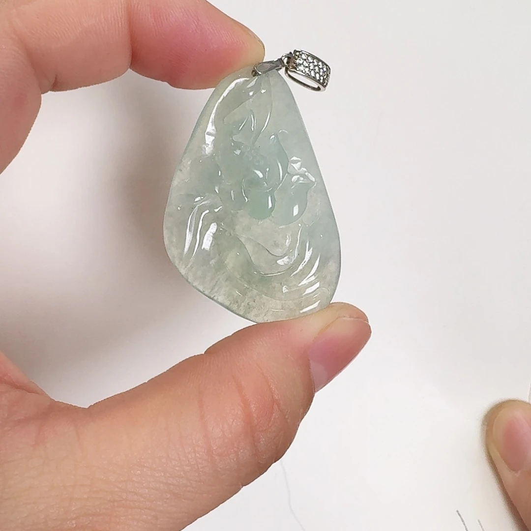 翡翠颈饰未镶嵌莲花牌